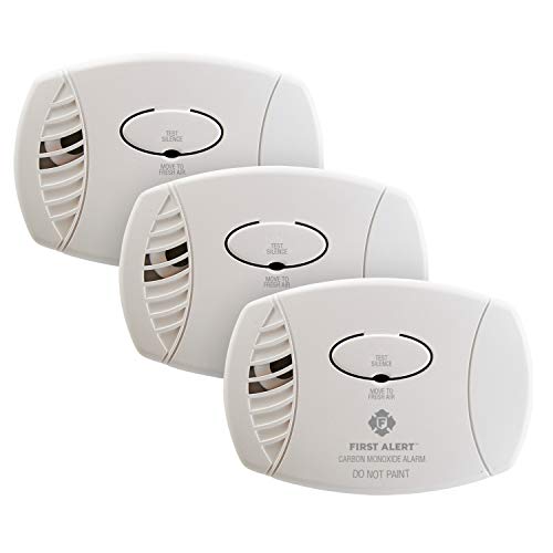 FIRST ALERT Plug-In Carbon Monoxide Detector, 3 Count (Pack of 1), CO600 , White